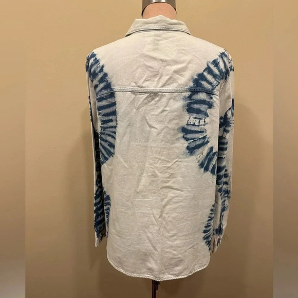 H&M Divided Women’s Blue Tie Dye Denim Shacket Button Jean Jacket Size Medium - Picture 6 of 7